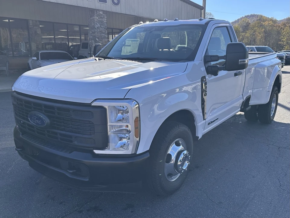 2026 Ford Super Duty 5th Gen - Image 2 of 21