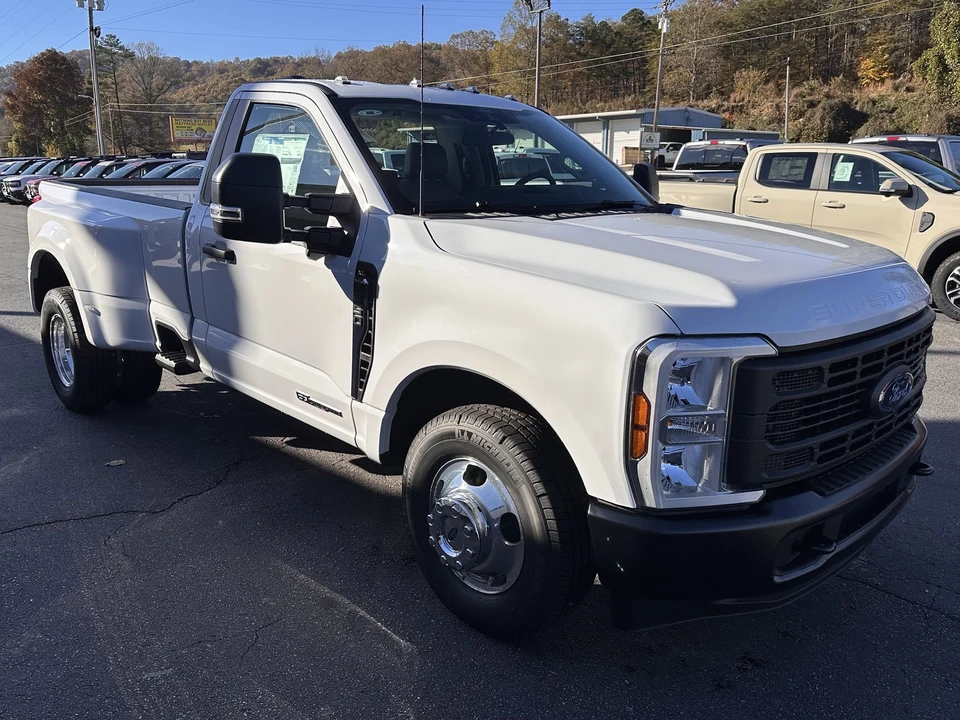 2026 Ford Super Duty 5th Gen - Image 4 of 21