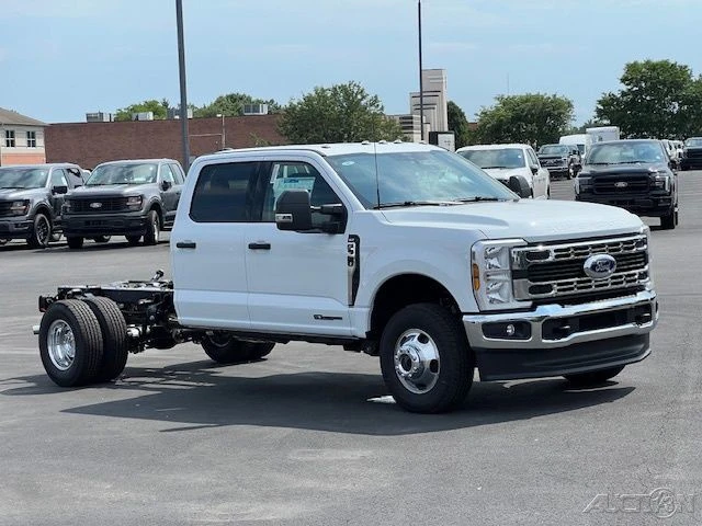 2026 Ford Super Duty 5th Gen - Image 9 of 12