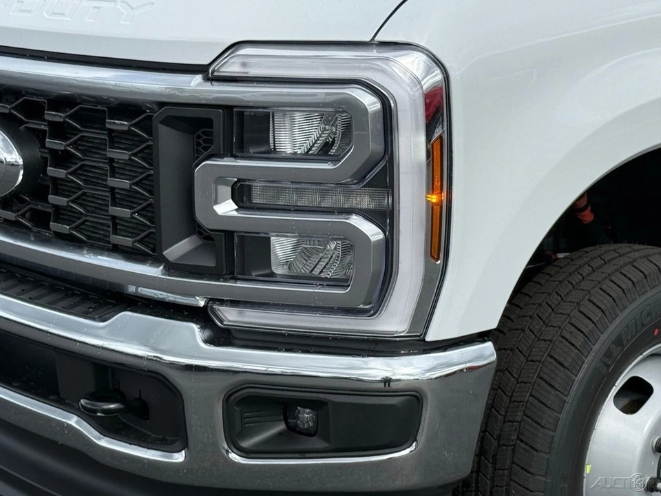 2026 Ford Super Duty 5th Gen - Image 11 of 12