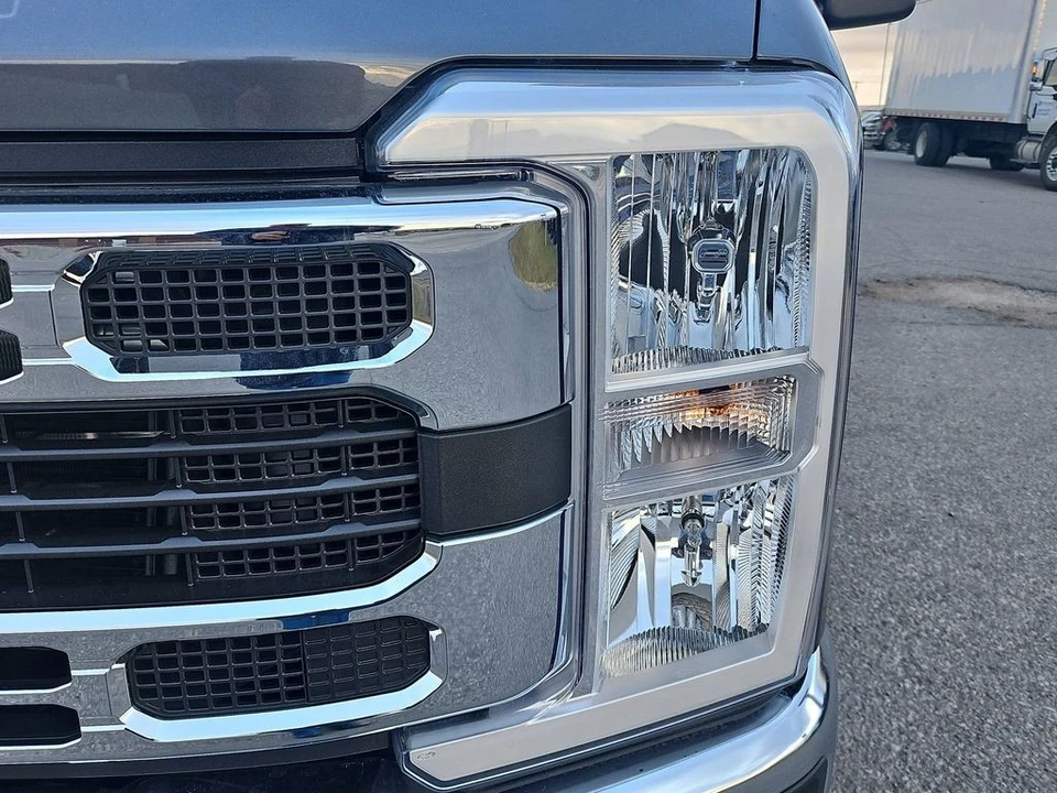 2026 Ford Super Duty 5th Gen - Image 18 of 21
