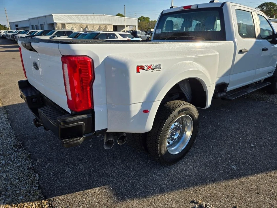 2026 Ford Super Duty 5th Gen - Image 3 of 17