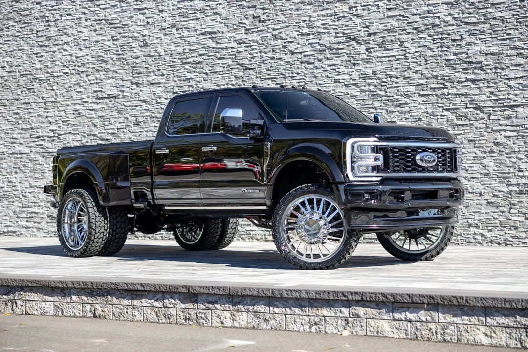 2026 Ford Super Duty 5th Gen - Image 2 of 21