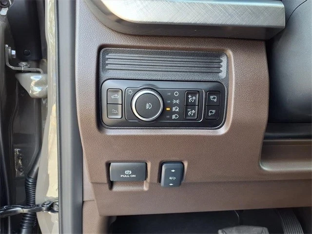 2026 Ford Super Duty 5th Gen - Image 17 of 21