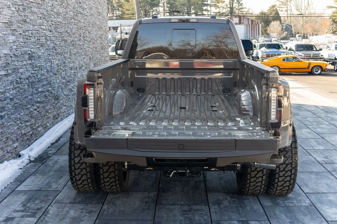 2026 Ford Super Duty 5th Gen - Image 18 of 21