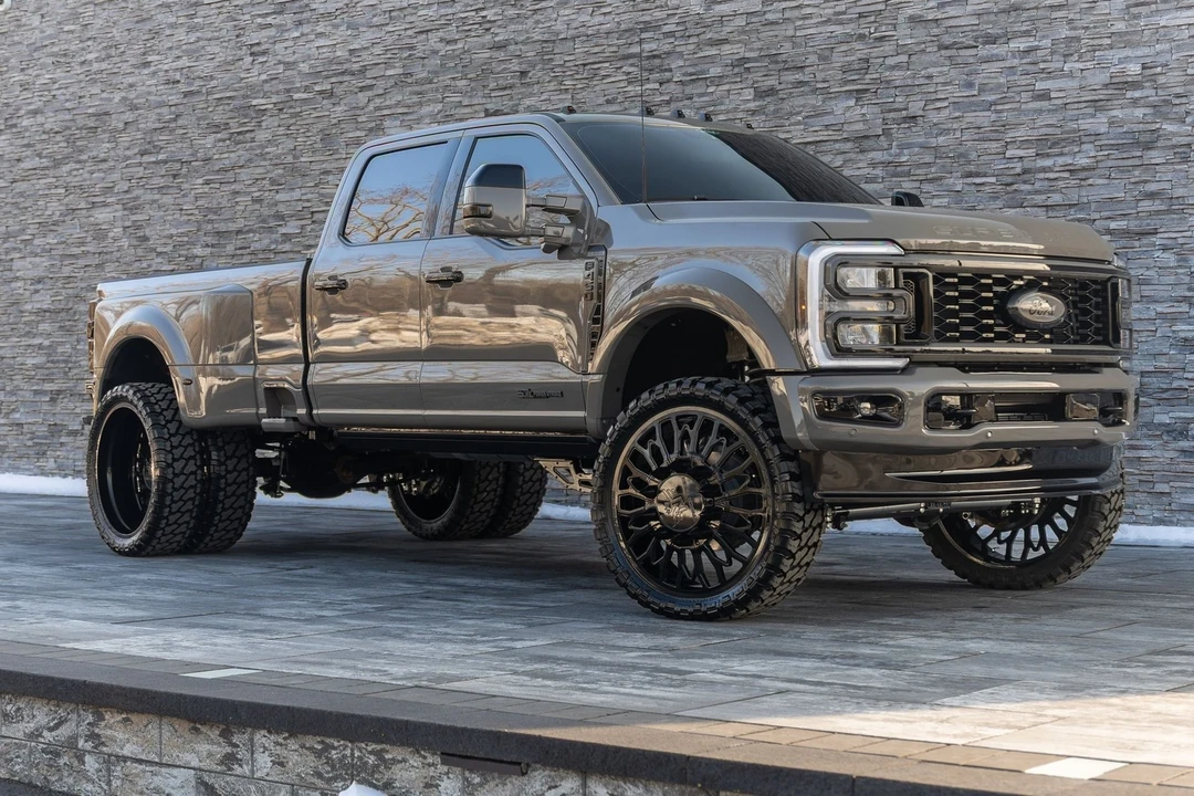 2026 Ford Super Duty 5th Gen - Image 2 of 21