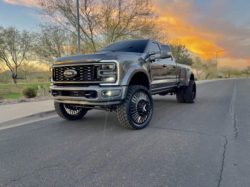 2026 Ford Super Duty 5th Gen - Image 2 of 21