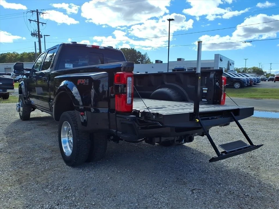 2026 Ford Super Duty 5th Gen - Image 4 of 21