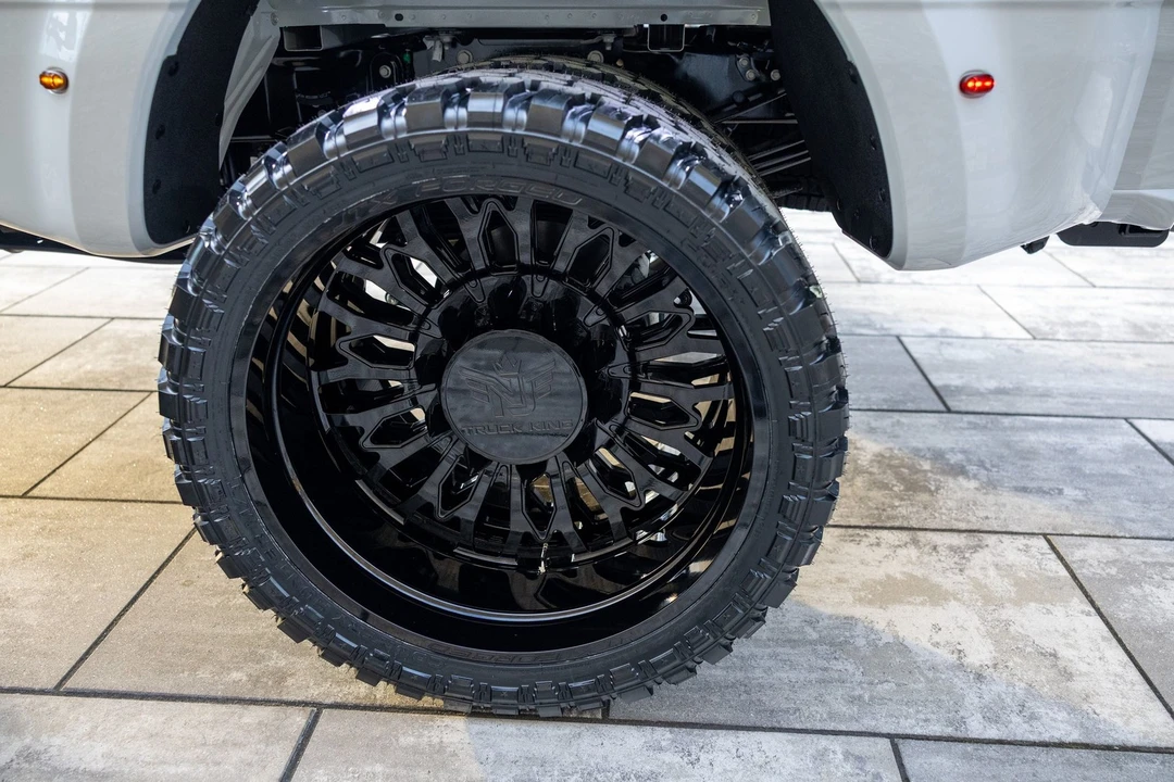 2026 Ford Super Duty 5th Gen - Image 19 of 21