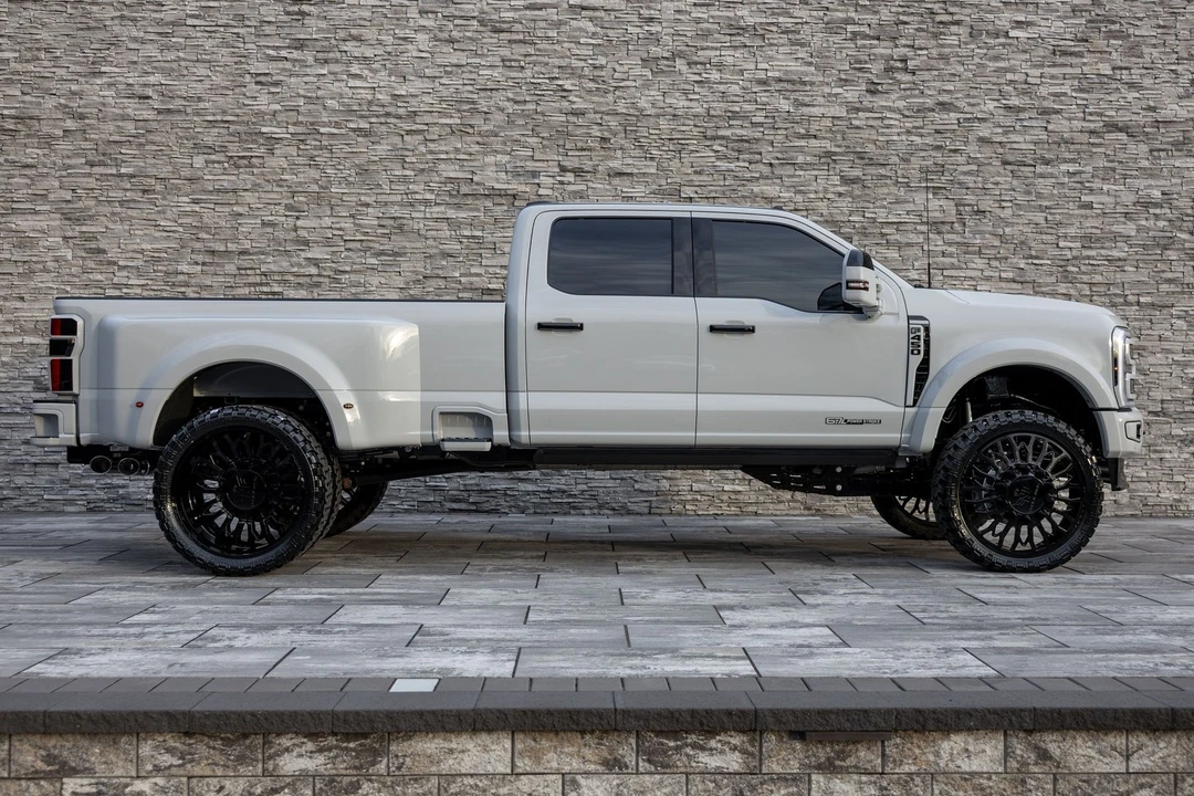 2026 Ford Super Duty 5th Gen - Image 10 of 21
