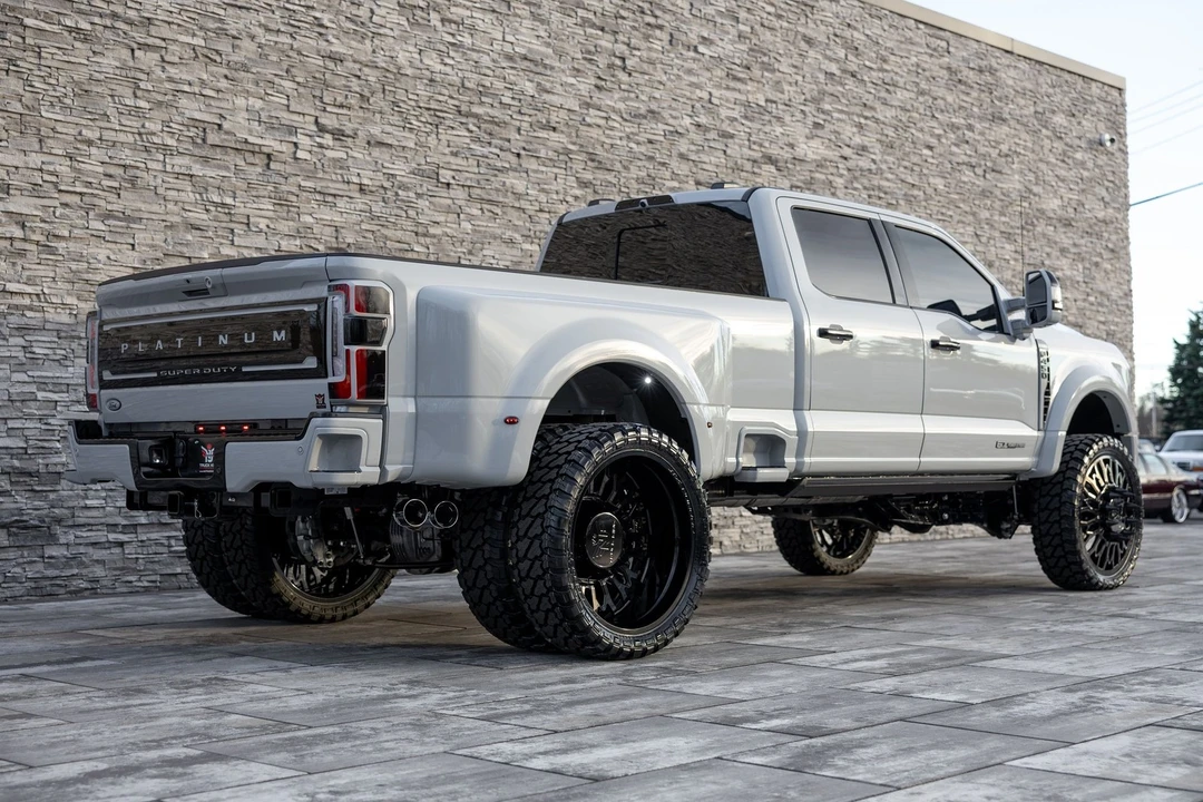 2026 Ford Super Duty 5th Gen - Image 13 of 21