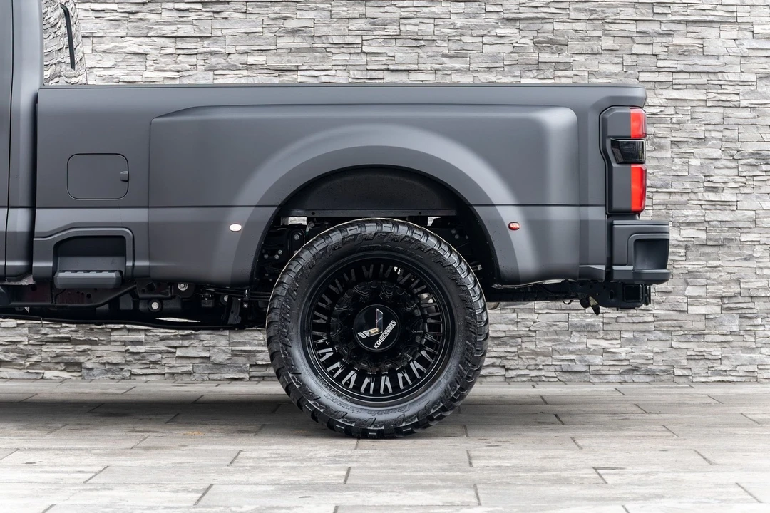 2026 Ford Super Duty 5th Gen - Image 17 of 21