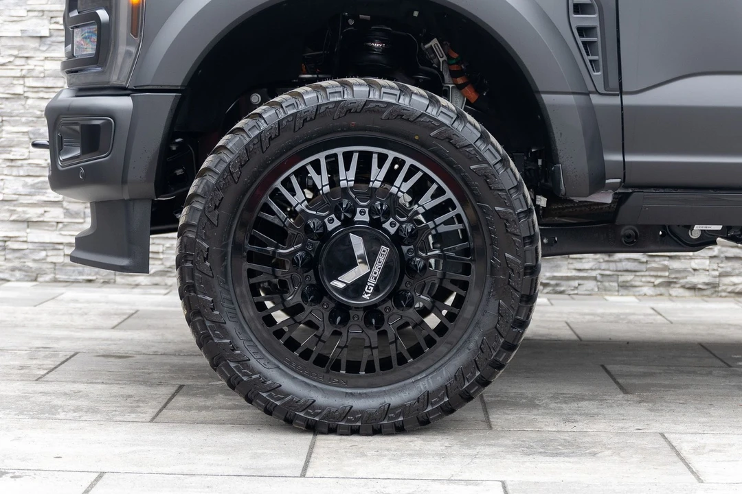 2026 Ford Super Duty 5th Gen - Image 18 of 21