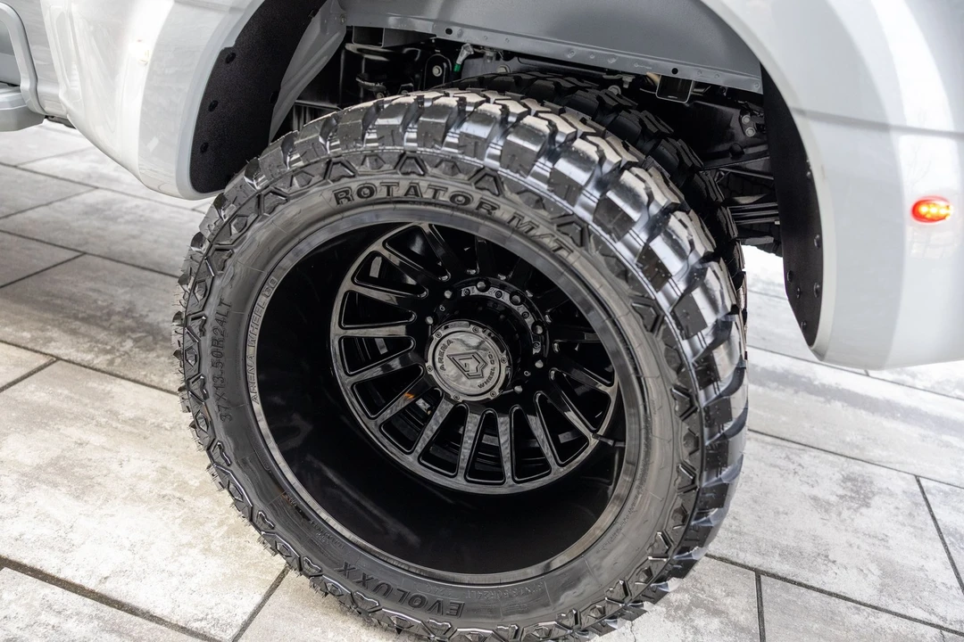 2026 Ford Super Duty 5th Gen - Image 18 of 21