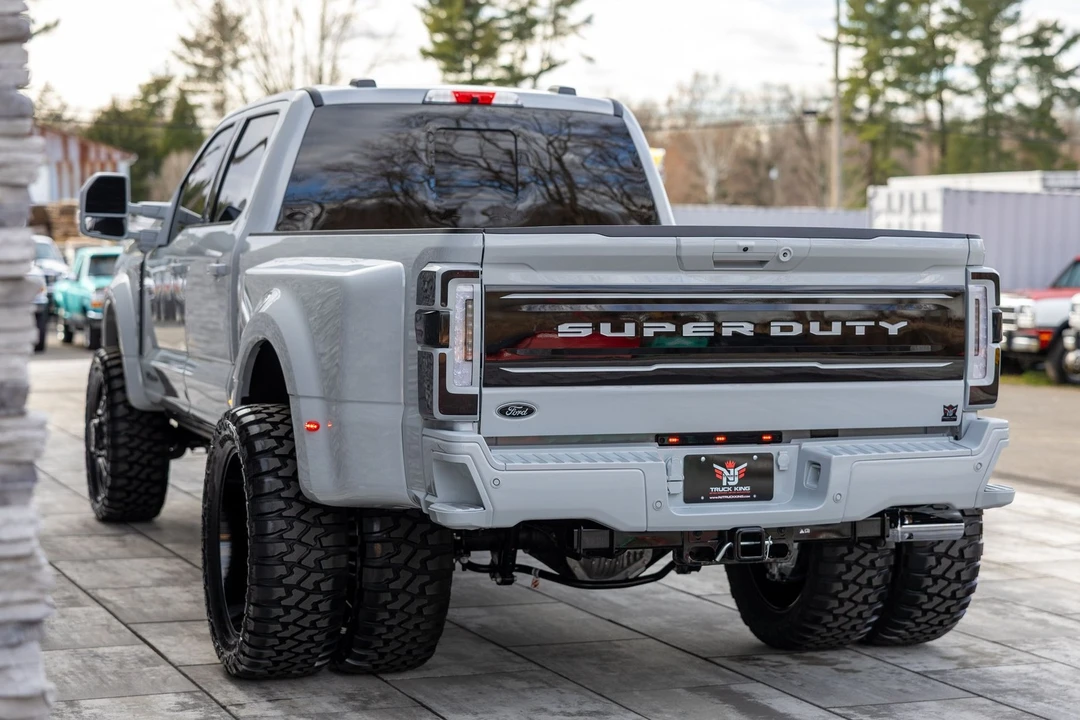 2026 Ford Super Duty 5th Gen - Image 17 of 21