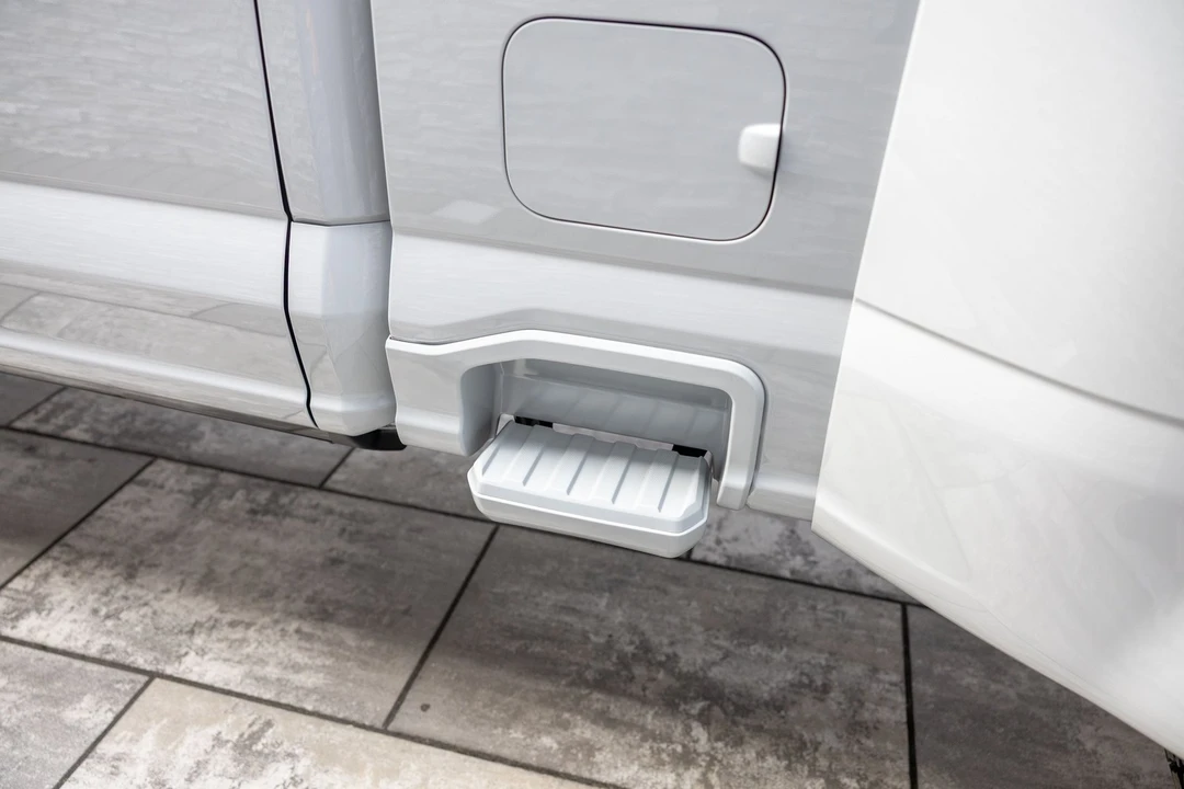 2026 Ford Super Duty 5th Gen - Image 19 of 21