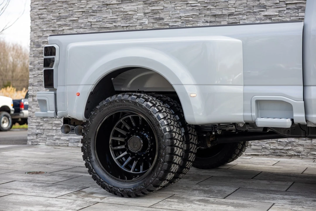 2026 Ford Super Duty 5th Gen - Image 13 of 21