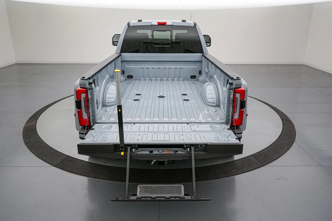 2026 Ford Super Duty 5th Gen - Image 7 of 31