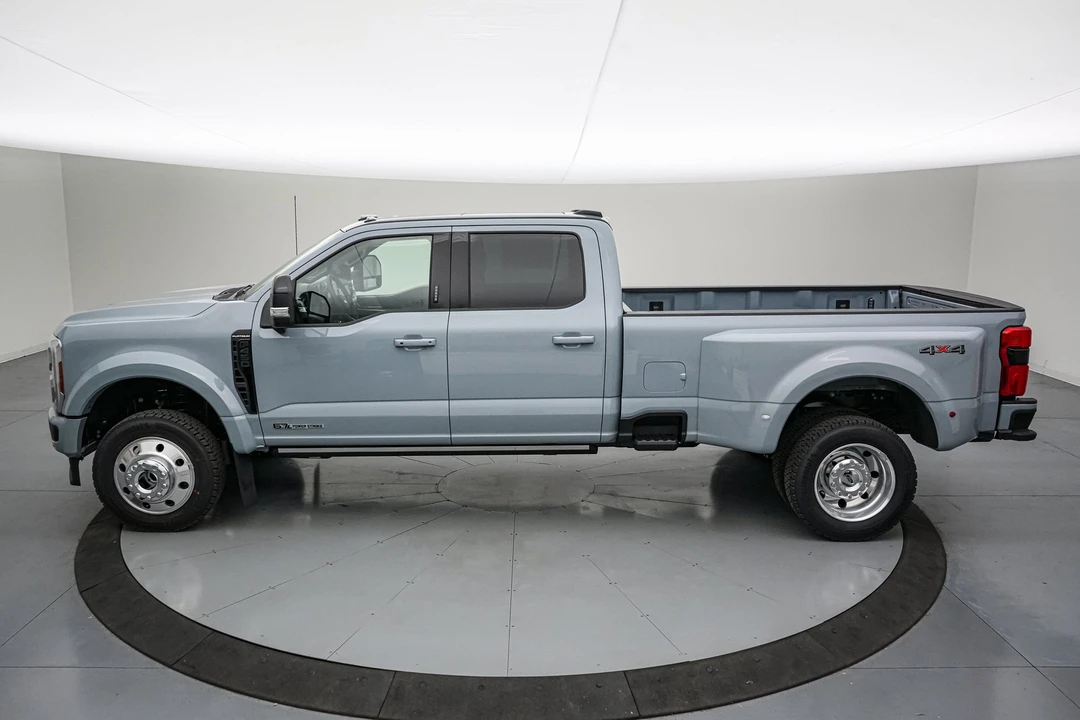 2026 Ford Super Duty 5th Gen - Image 9 of 31