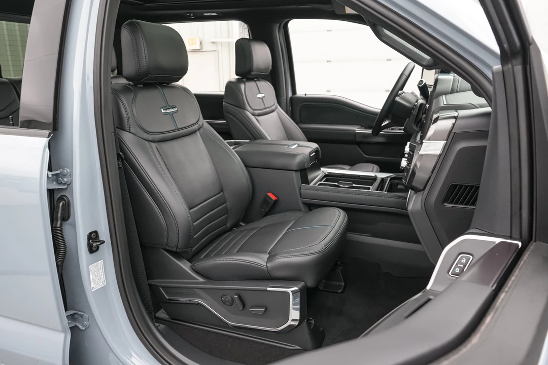 2026 Ford Super Duty 5th Gen - Image 27 of 31
