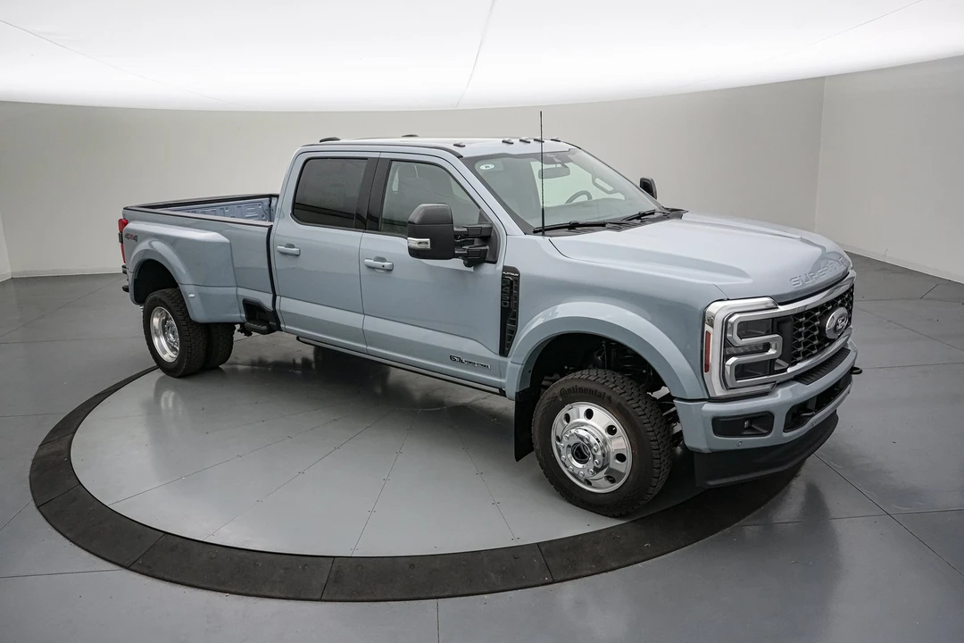 2026 Ford Super Duty 5th Gen - Image 2 of 31