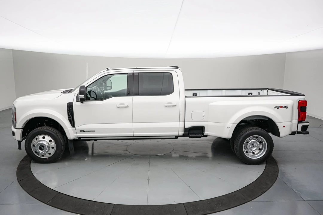 2026 Ford Super Duty 5th Gen - Image 9 of 31