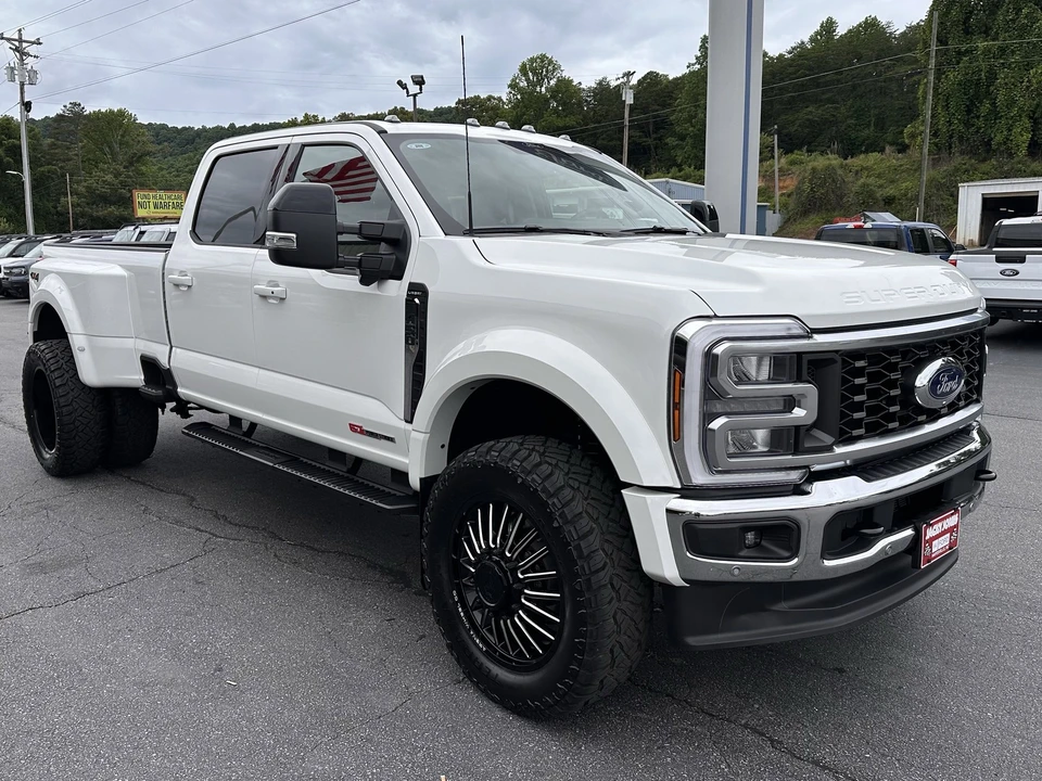 2026 Ford Super Duty 5th Gen - Image 4 of 31
