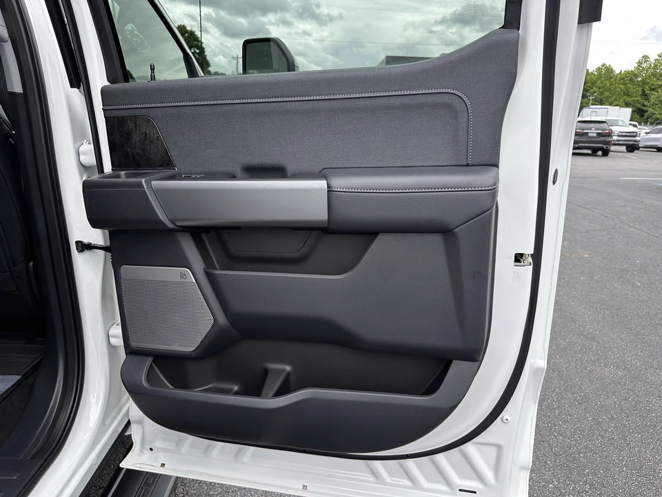 2026 Ford Super Duty 5th Gen - Image 16 of 31