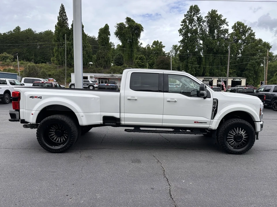 2026 Ford Super Duty 5th Gen - Image 5 of 31