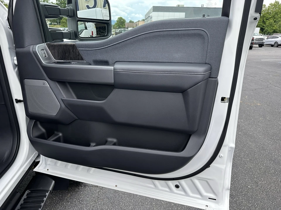 2026 Ford Super Duty 5th Gen - Image 7 of 31