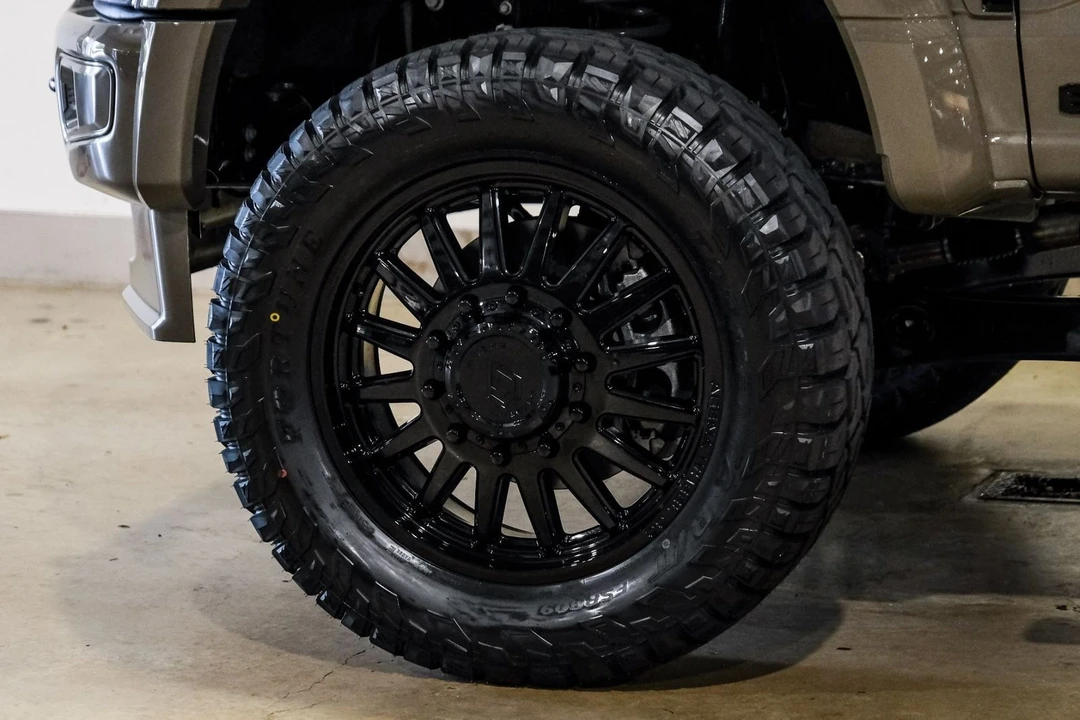 2026 Ford Super Duty 5th Gen - Image 9 of 12