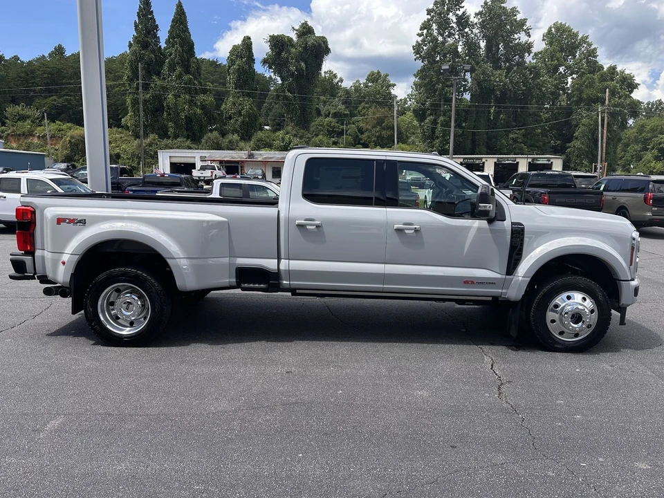 2026 Ford Super Duty 5th Gen - Image 6 of 31
