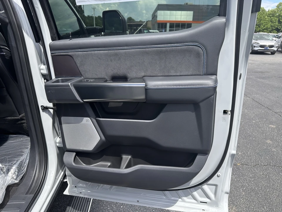 2026 Ford Super Duty 5th Gen - Image 17 of 31