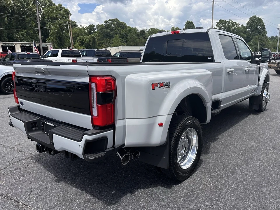 2026 Ford Super Duty 5th Gen - Image 7 of 31