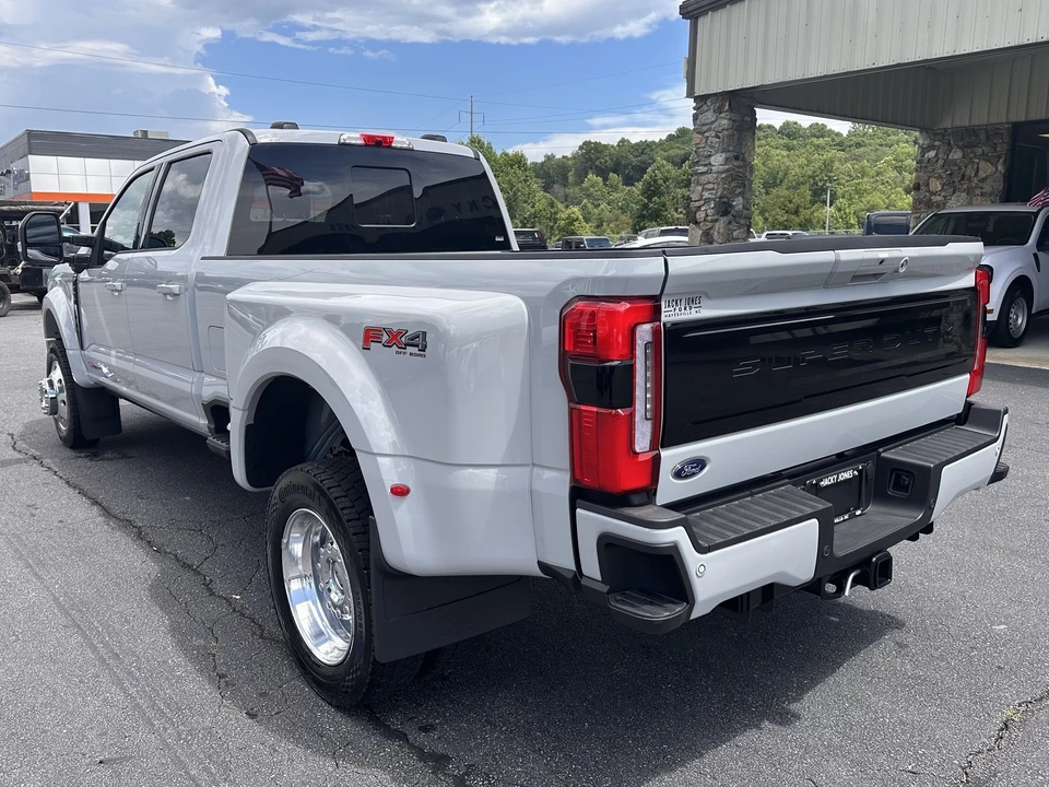 2026 Ford Super Duty 5th Gen - Image 9 of 31