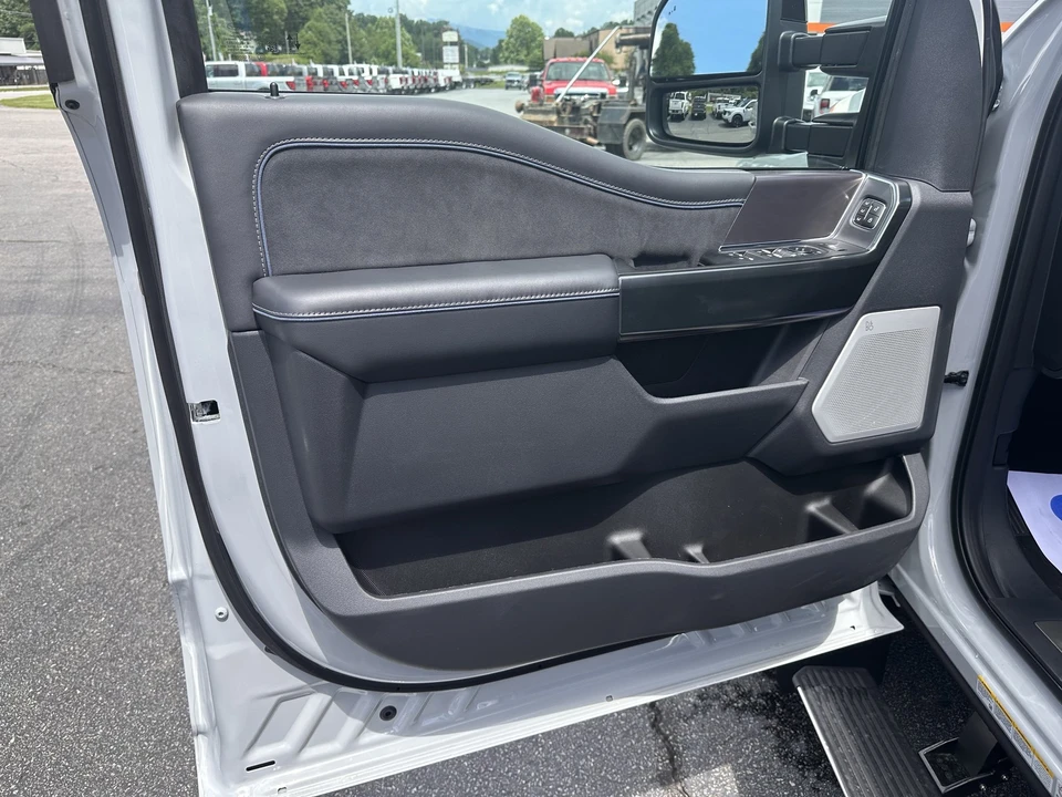 2026 Ford Super Duty 5th Gen - Image 11 of 31