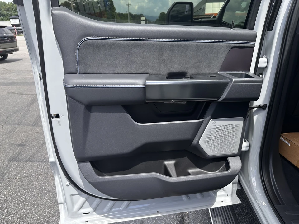 2026 Ford Super Duty 5th Gen - Image 13 of 31