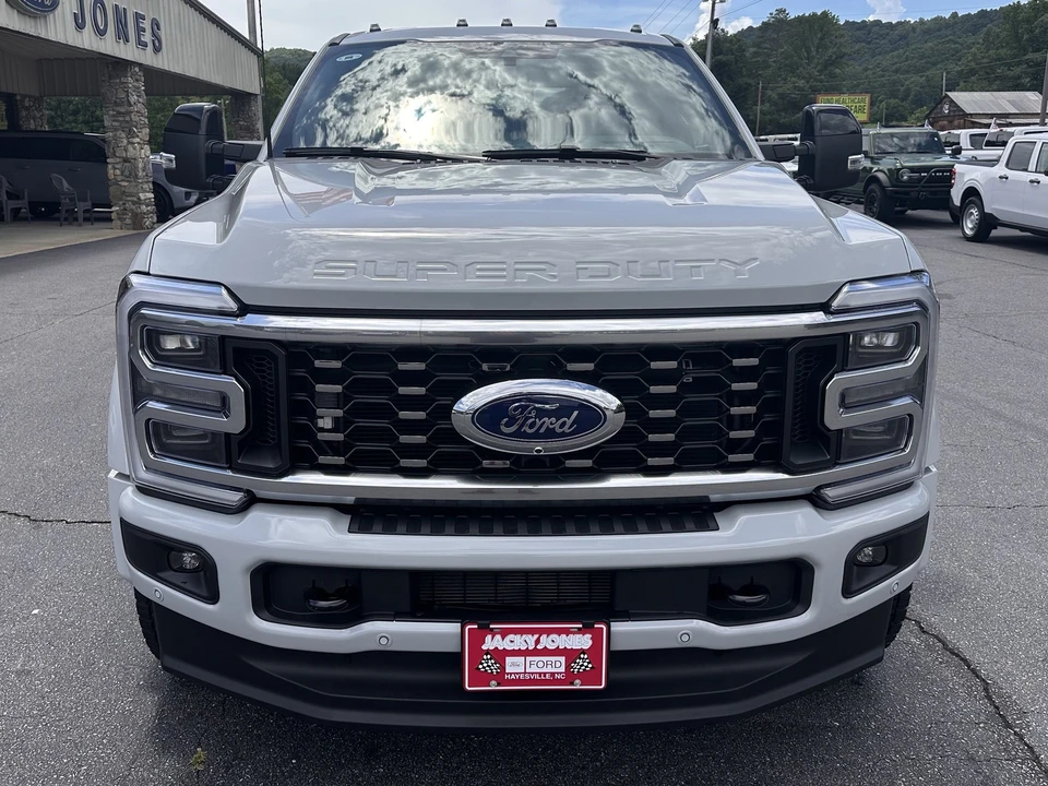 2026 Ford Super Duty 5th Gen - Image 3 of 31