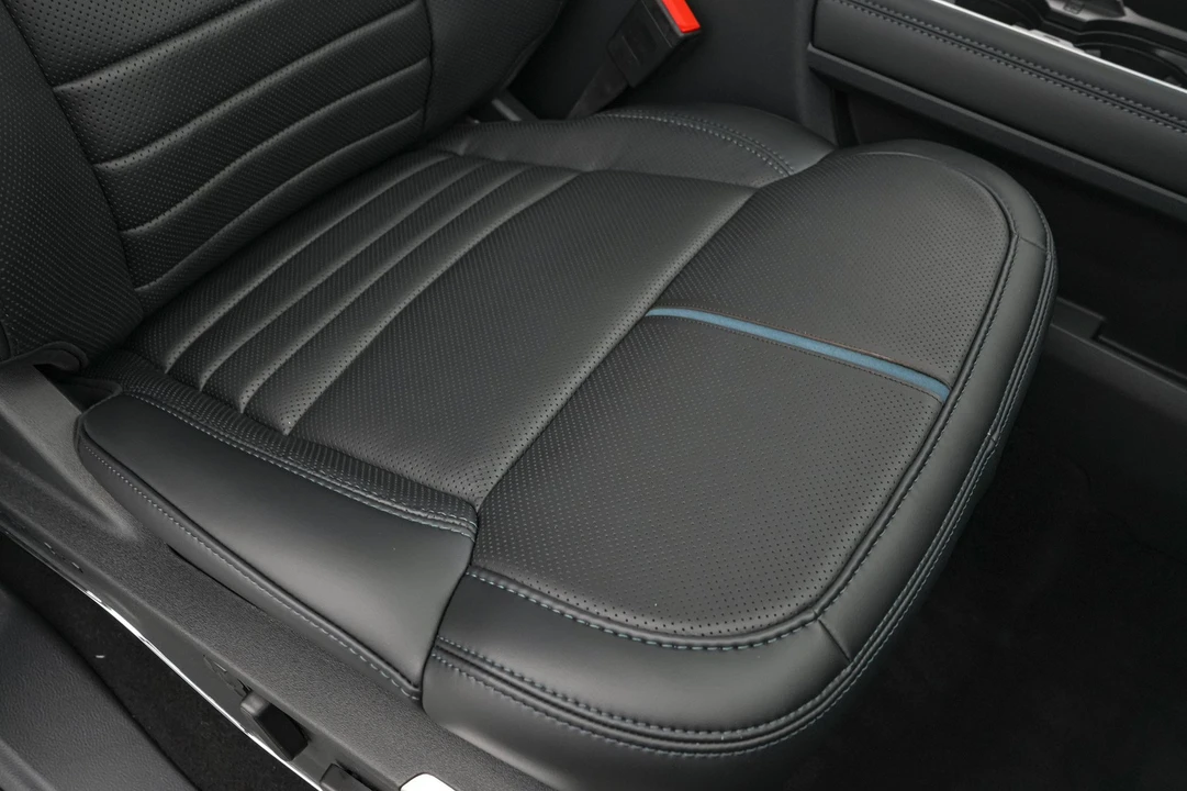 2026 Ford Super Duty 5th Gen - Image 28 of 31