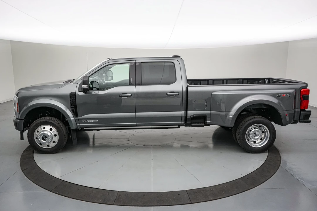 2026 Ford Super Duty 5th Gen - Image 9 of 28