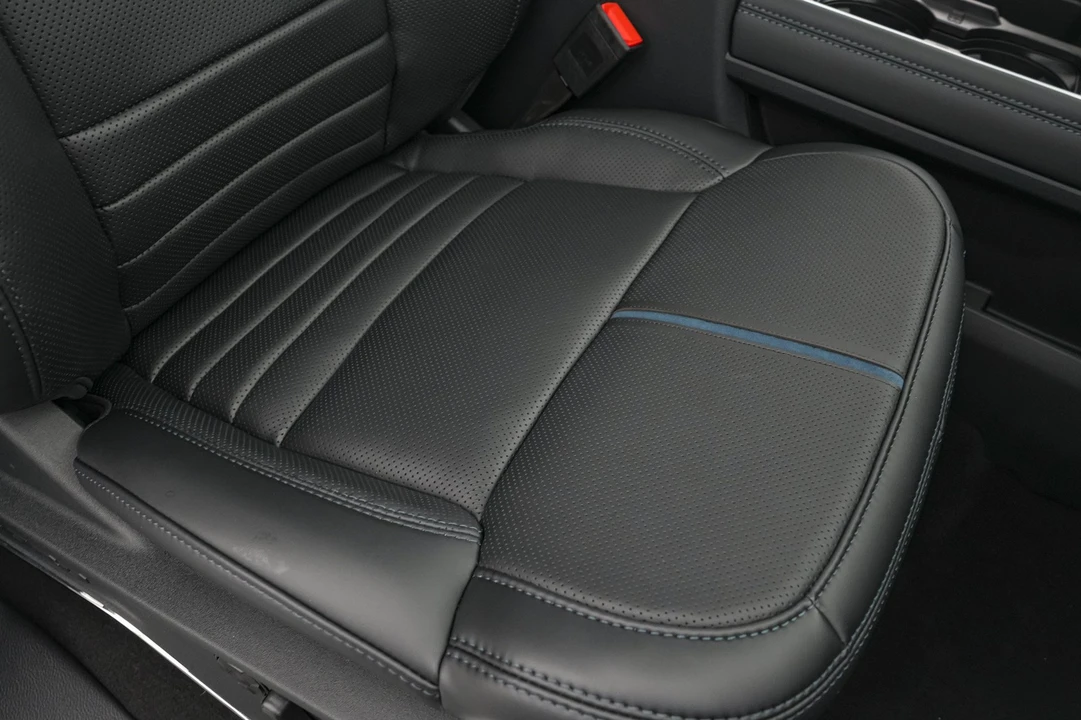 2026 Ford Super Duty 5th Gen - Image 26 of 30