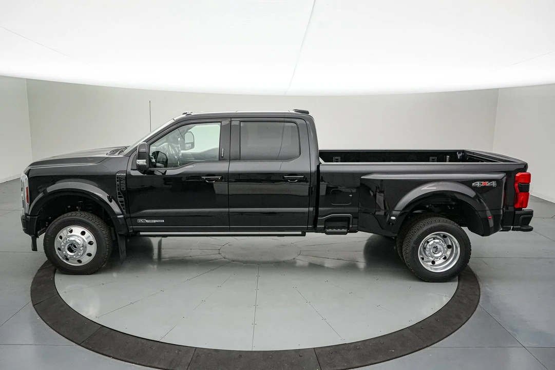 2026 Ford Super Duty 5th Gen - Image 9 of 30