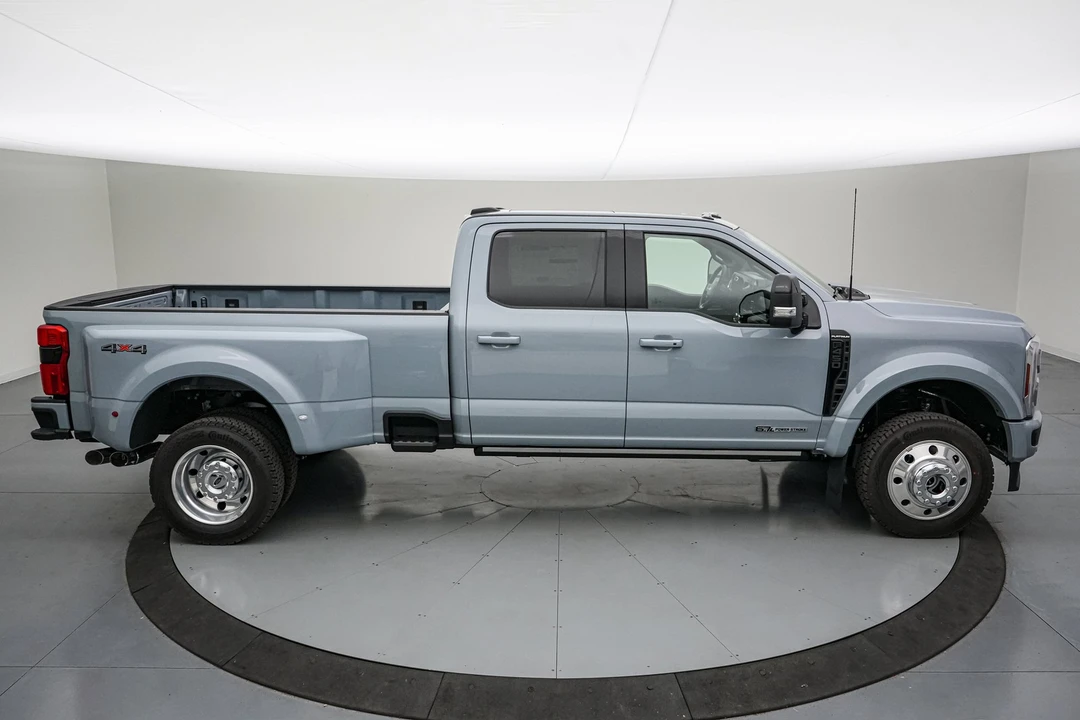 2026 Ford Super Duty 5th Gen - Image 4 of 31