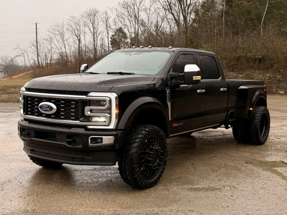 2026 Ford Super Duty 5th Gen - Image 2 of 21