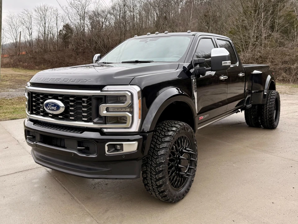 2026 Ford Super Duty 5th Gen - Image 2 of 21