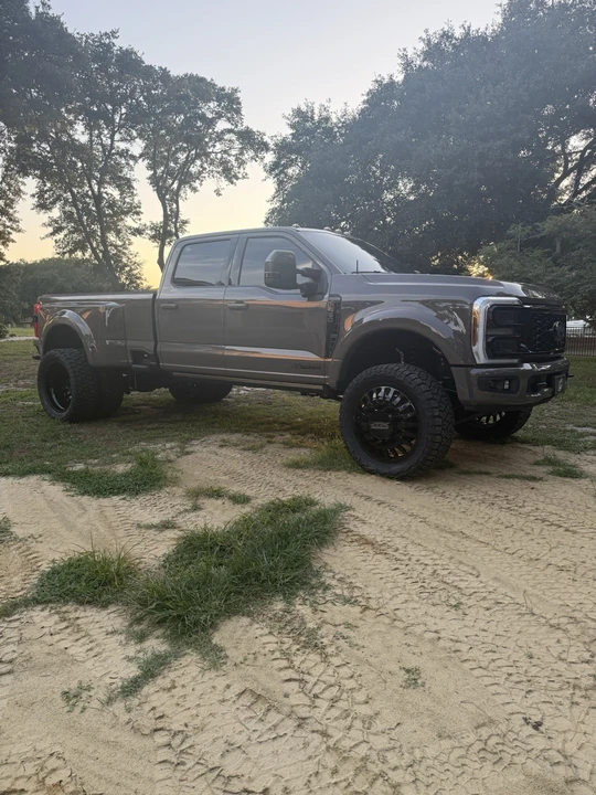 2026 Ford Super Duty 5th Gen - Image 4 of 10