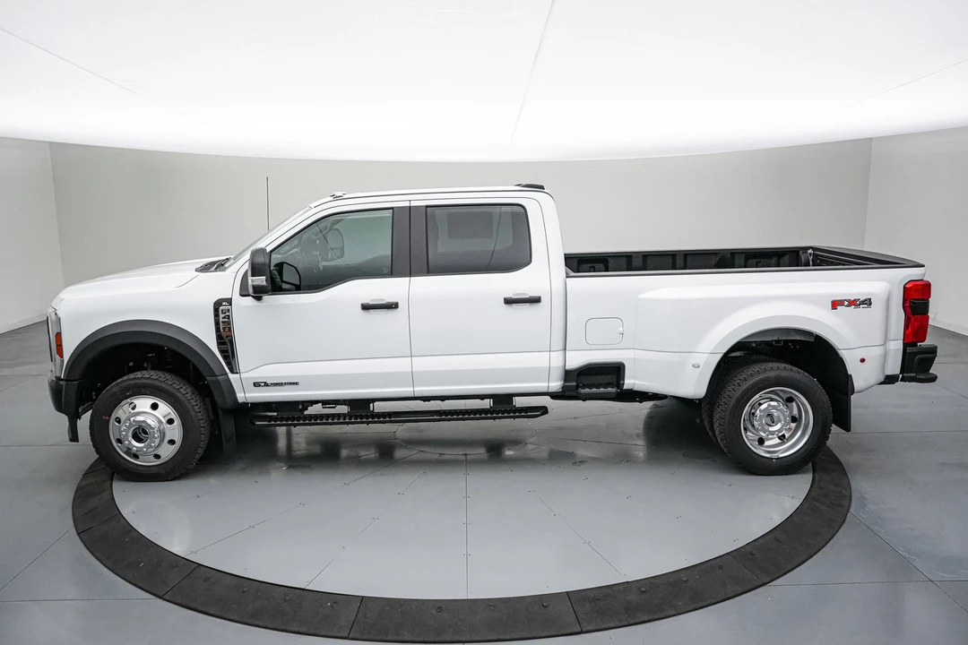 2026 Ford Super Duty 5th Gen - Image 9 of 24