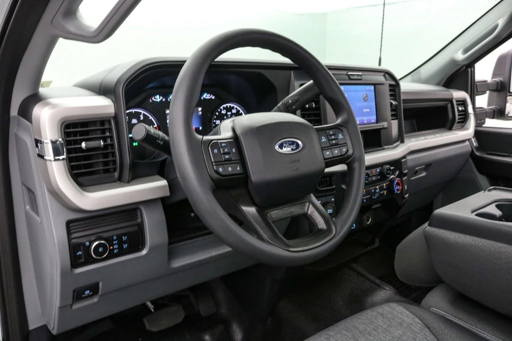 2026 Ford Super Duty 5th Gen - Image 14 of 21