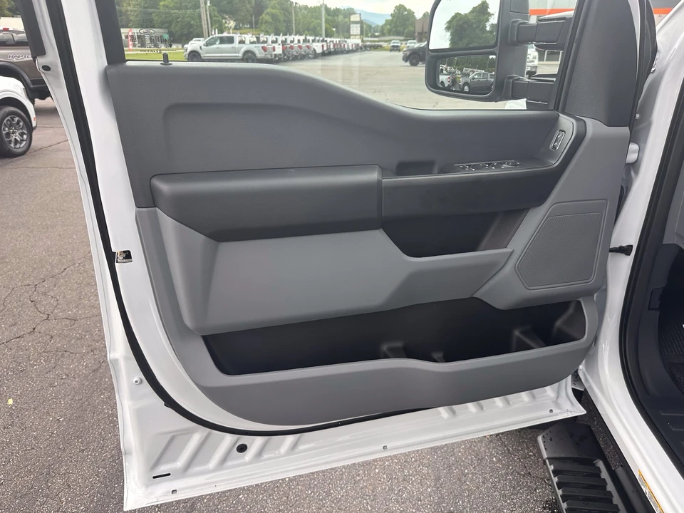 2026 Ford Super Duty 5th Gen - Image 7 of 26