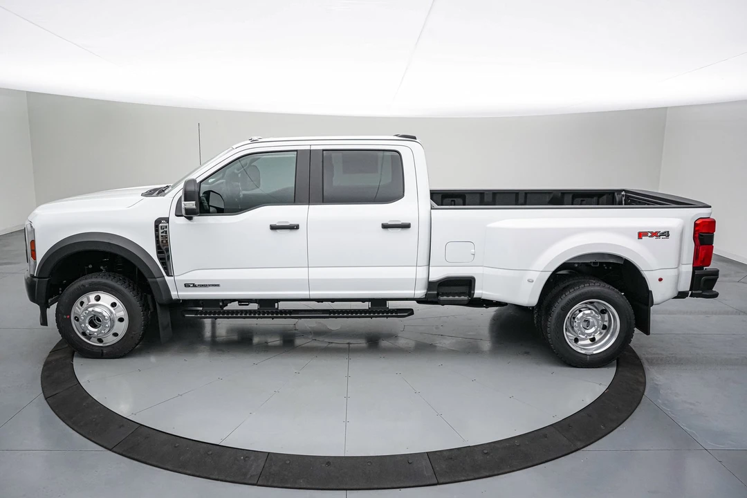 2026 Ford Super Duty 5th Gen - Image 10 of 25
